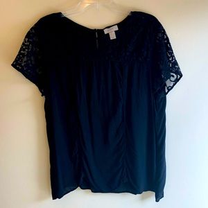 Black shirt with lace short sleeves